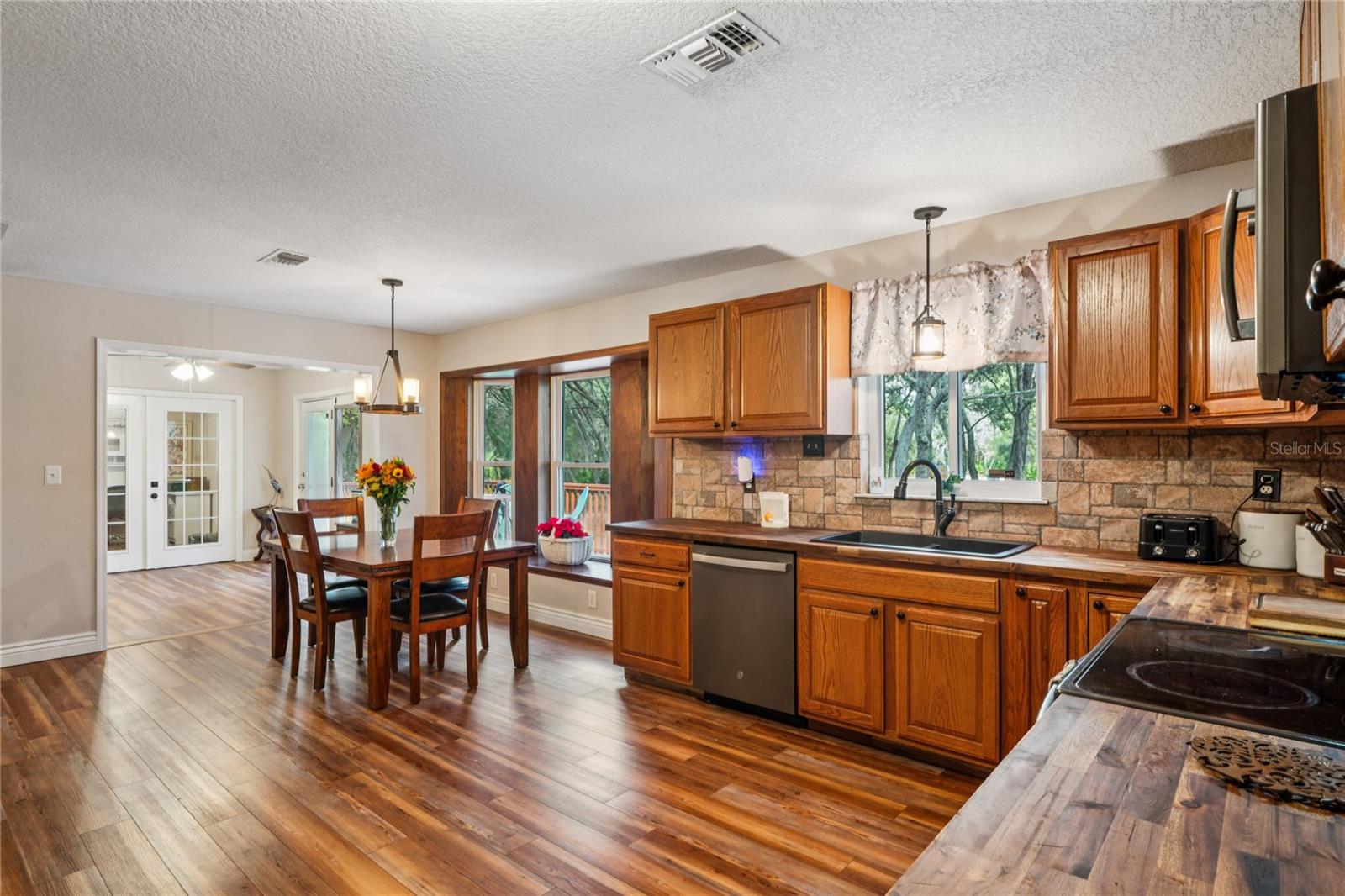 Image 15 of 61 For 11185 Cleever Street