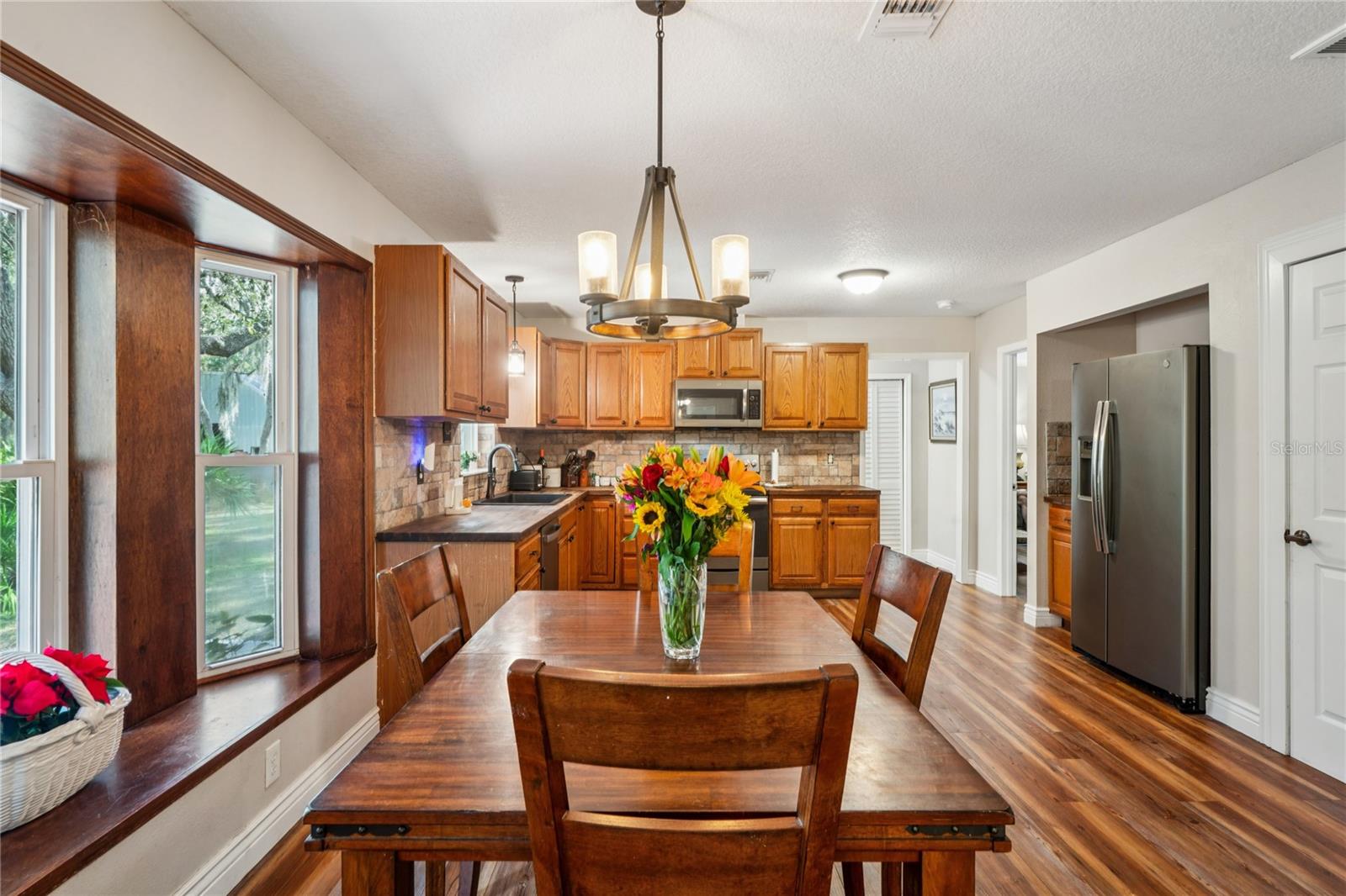 Image 18 of 61 For 11185 Cleever Street