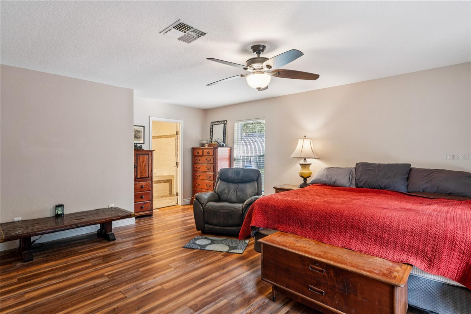 Image 22 of 61 For 11185 Cleever Street