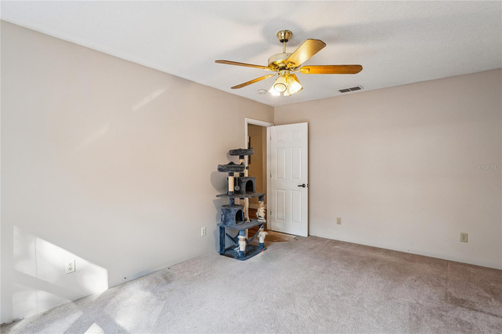 Image 32 of 61 For 11185 Cleever Street