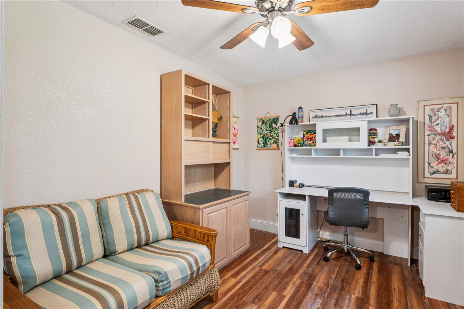 Image 33 of 61 For 11185 Cleever Street