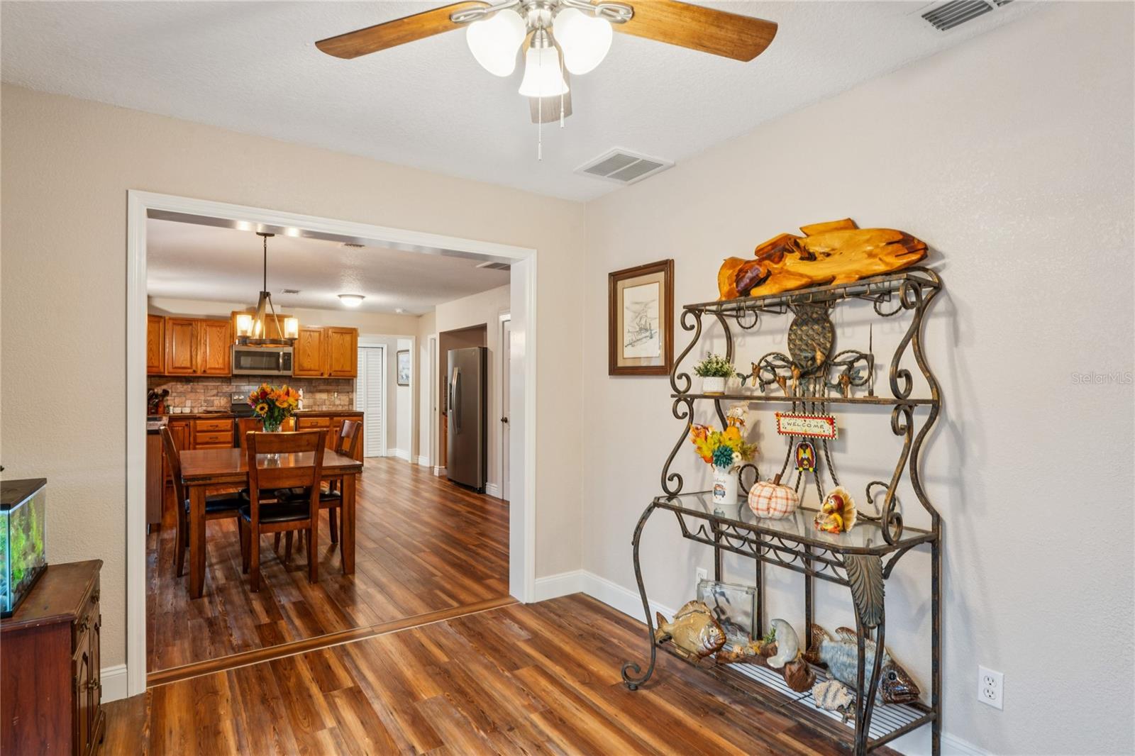 Image 7 of 61 For 11185 Cleever Street