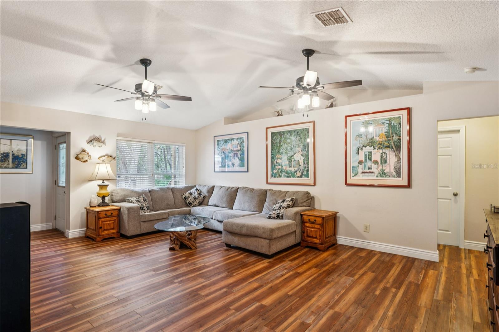 Image 9 of 61 For 11185 Cleever Street