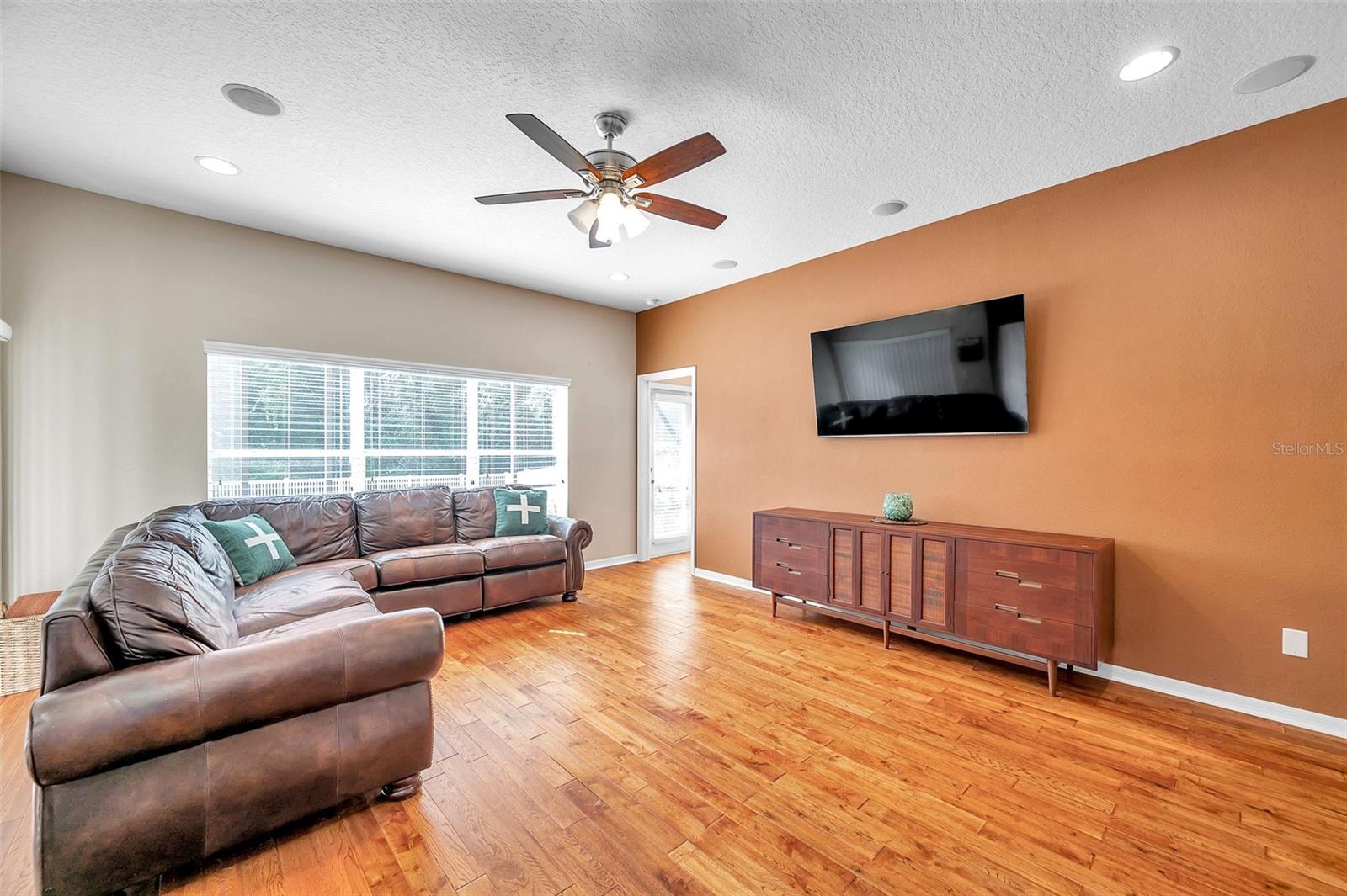 Image 15 of 85 For 11144 Oyster Bay Circle