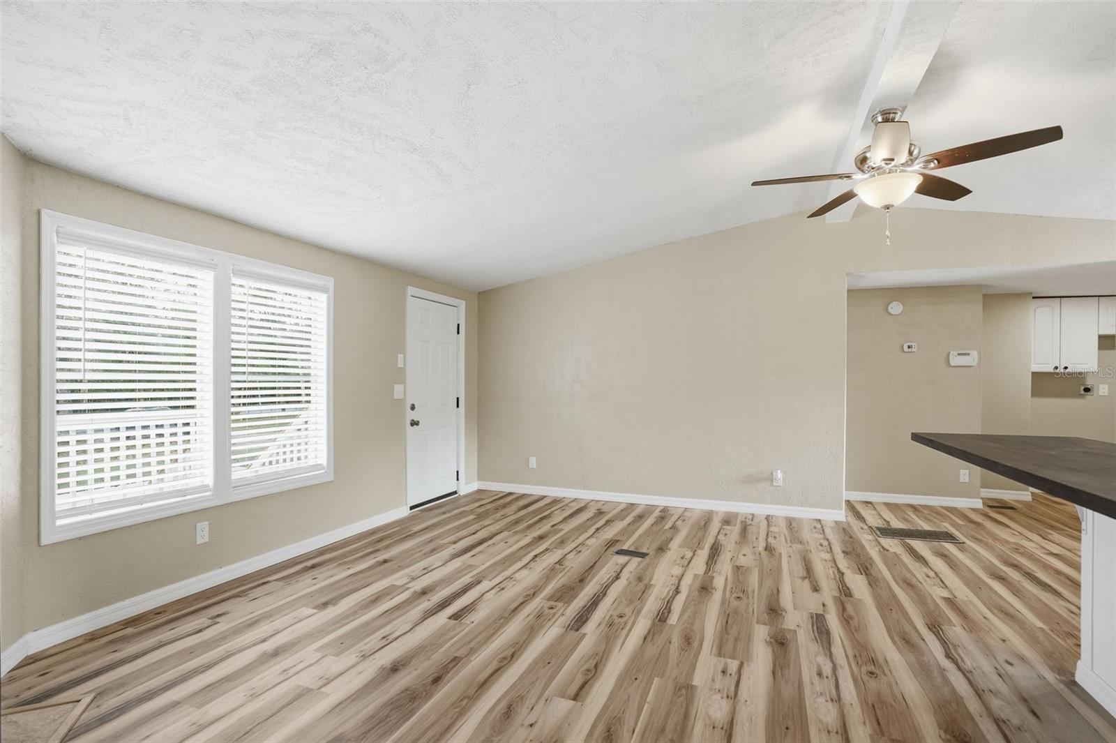 Image 15 of 39 For 27080 Hiawatha Boulevard