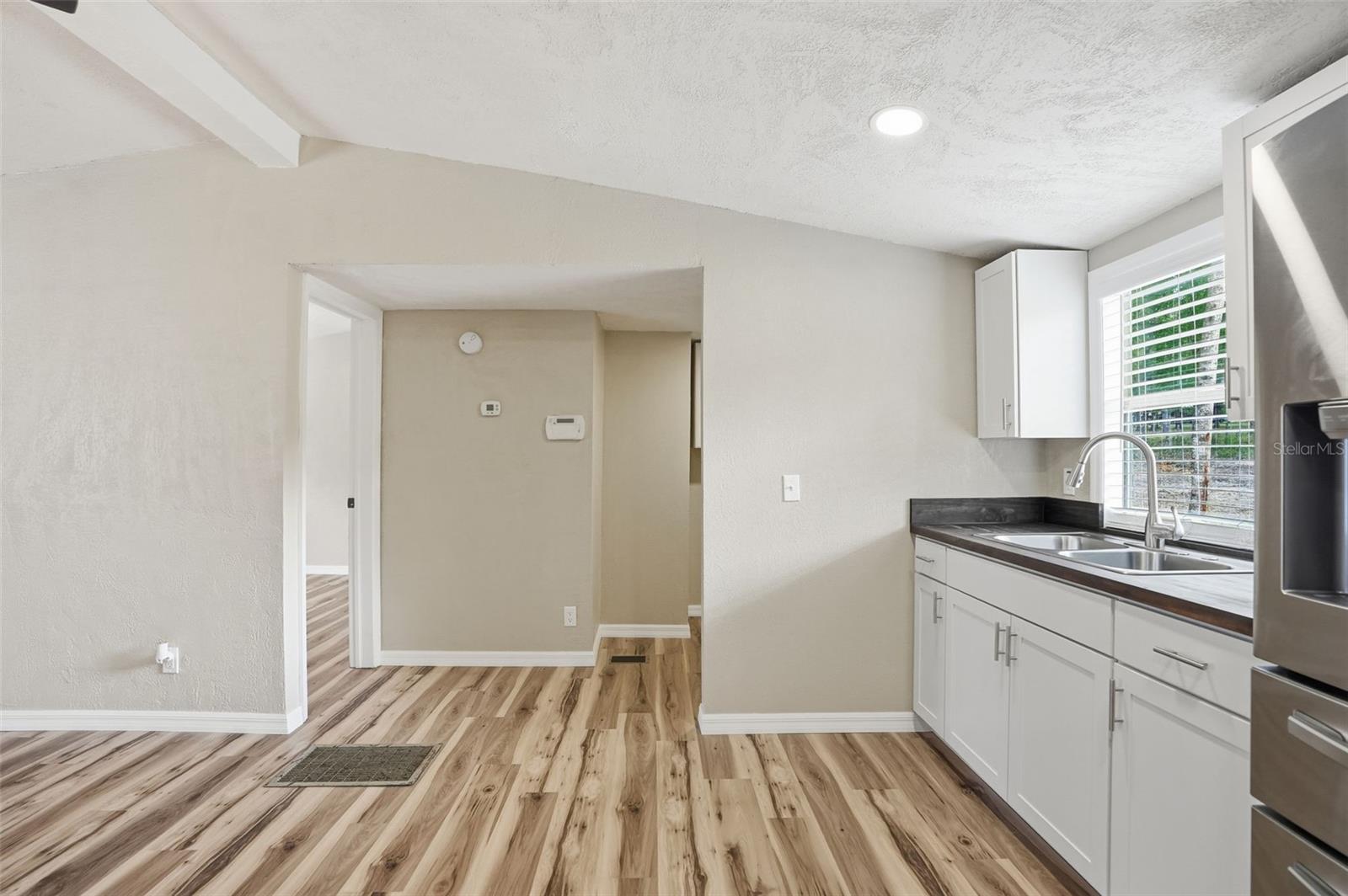 Image 18 of 39 For 27080 Hiawatha Boulevard