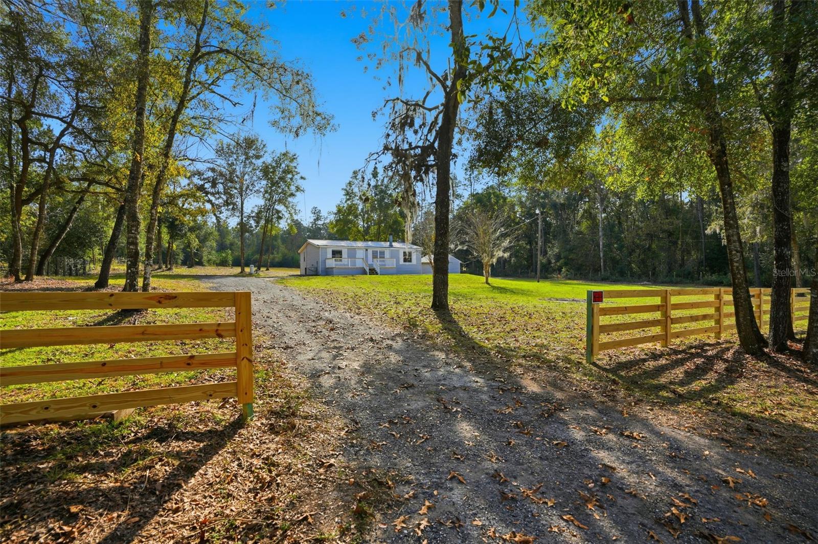 Image 2 of 39 For 27080 Hiawatha Boulevard