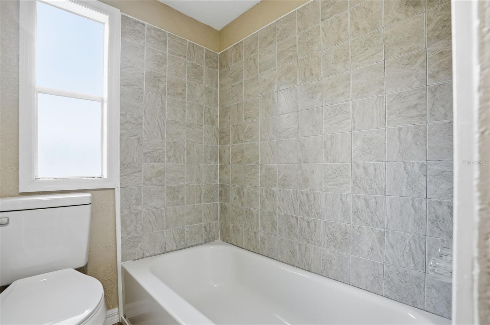 Image 8 of 39 For 27080 Hiawatha Boulevard