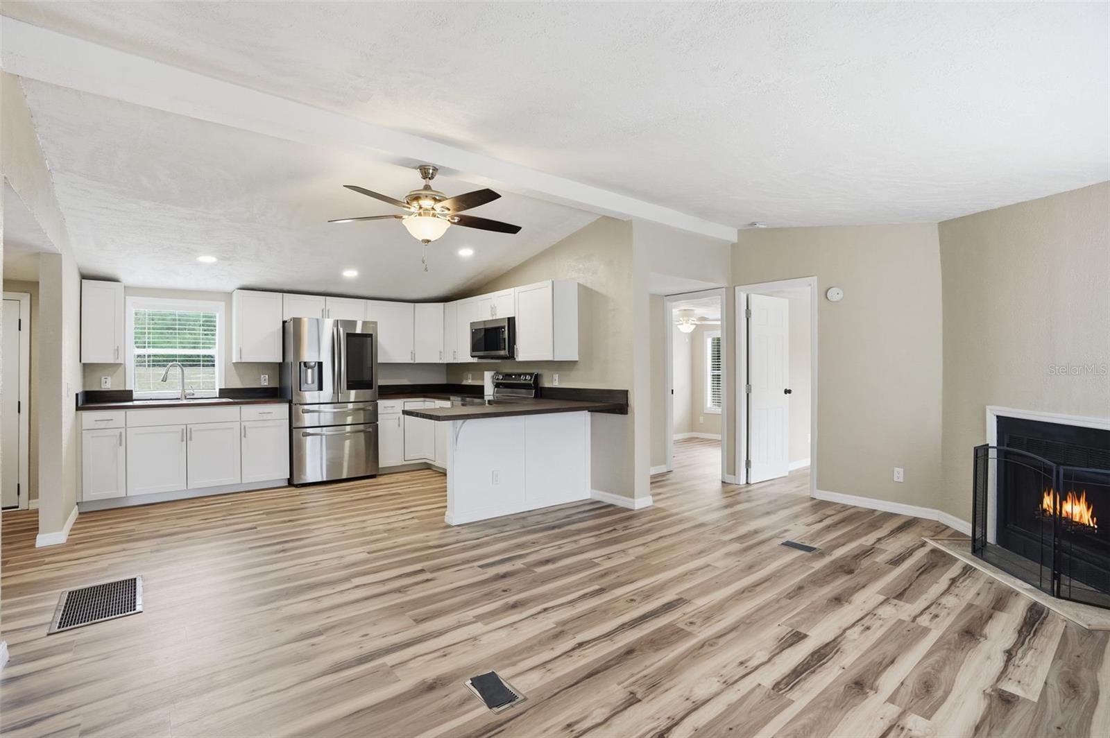 Image 9 of 39 For 27080 Hiawatha Boulevard