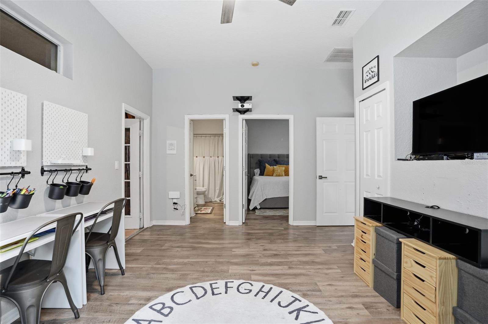 Image 16 of 50 For 12131 Buckingham Way