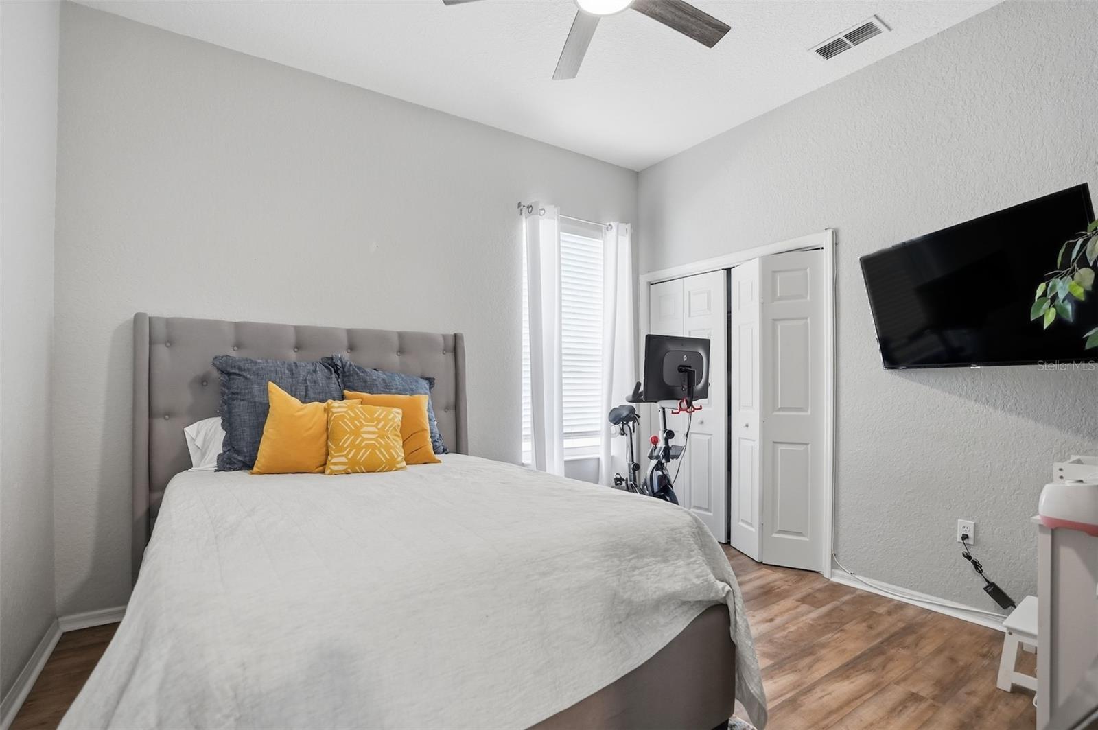 Image 20 of 50 For 12131 Buckingham Way