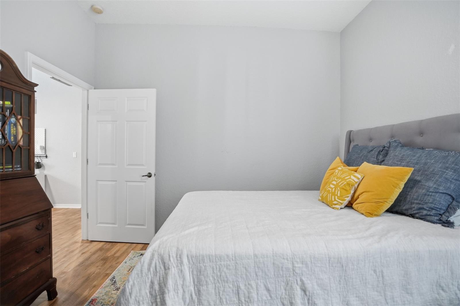 Image 21 of 50 For 12131 Buckingham Way