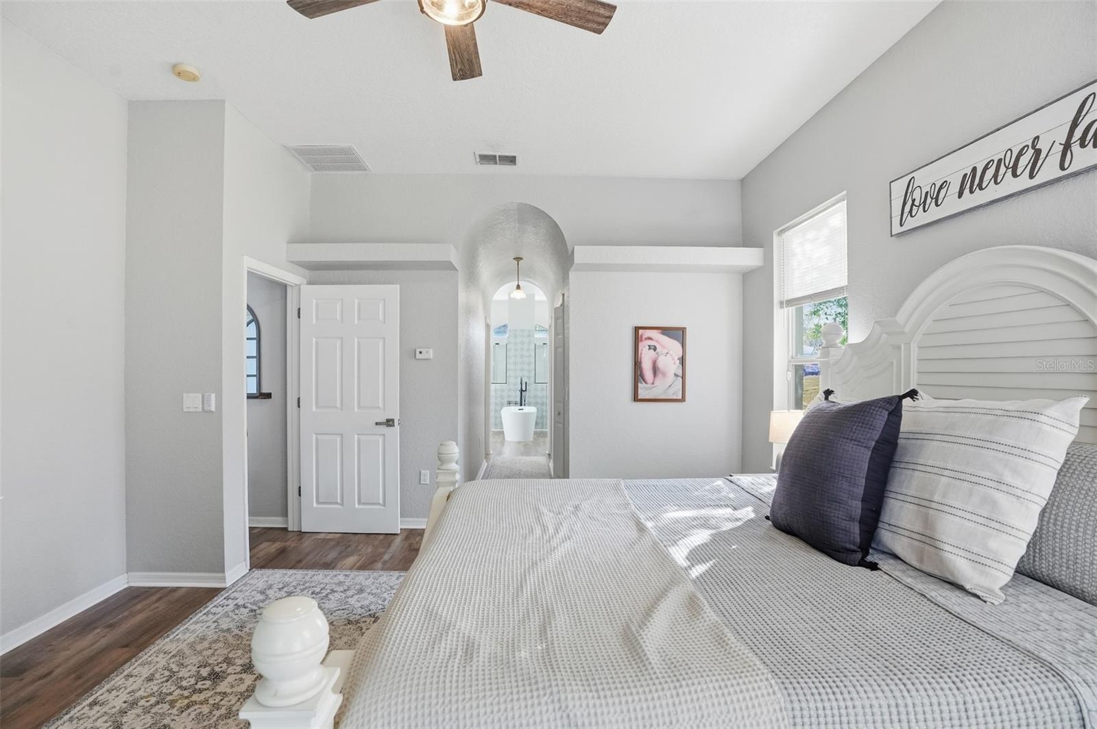 Image 28 of 50 For 12131 Buckingham Way