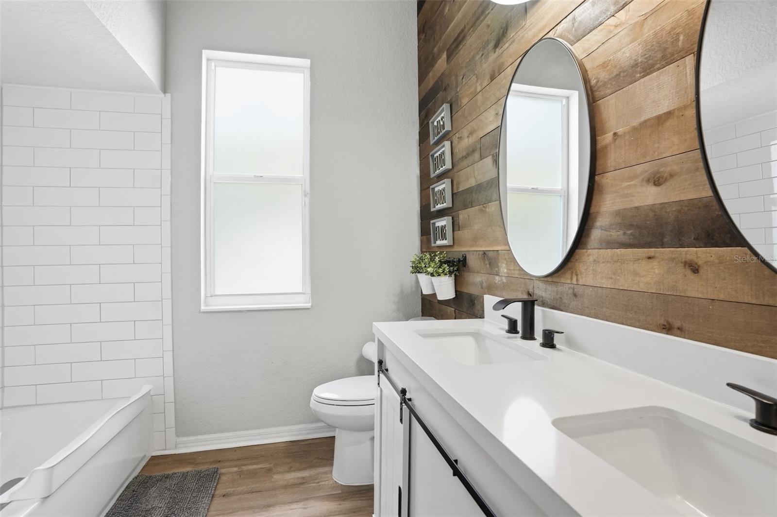 Image 30 of 50 For 12131 Buckingham Way