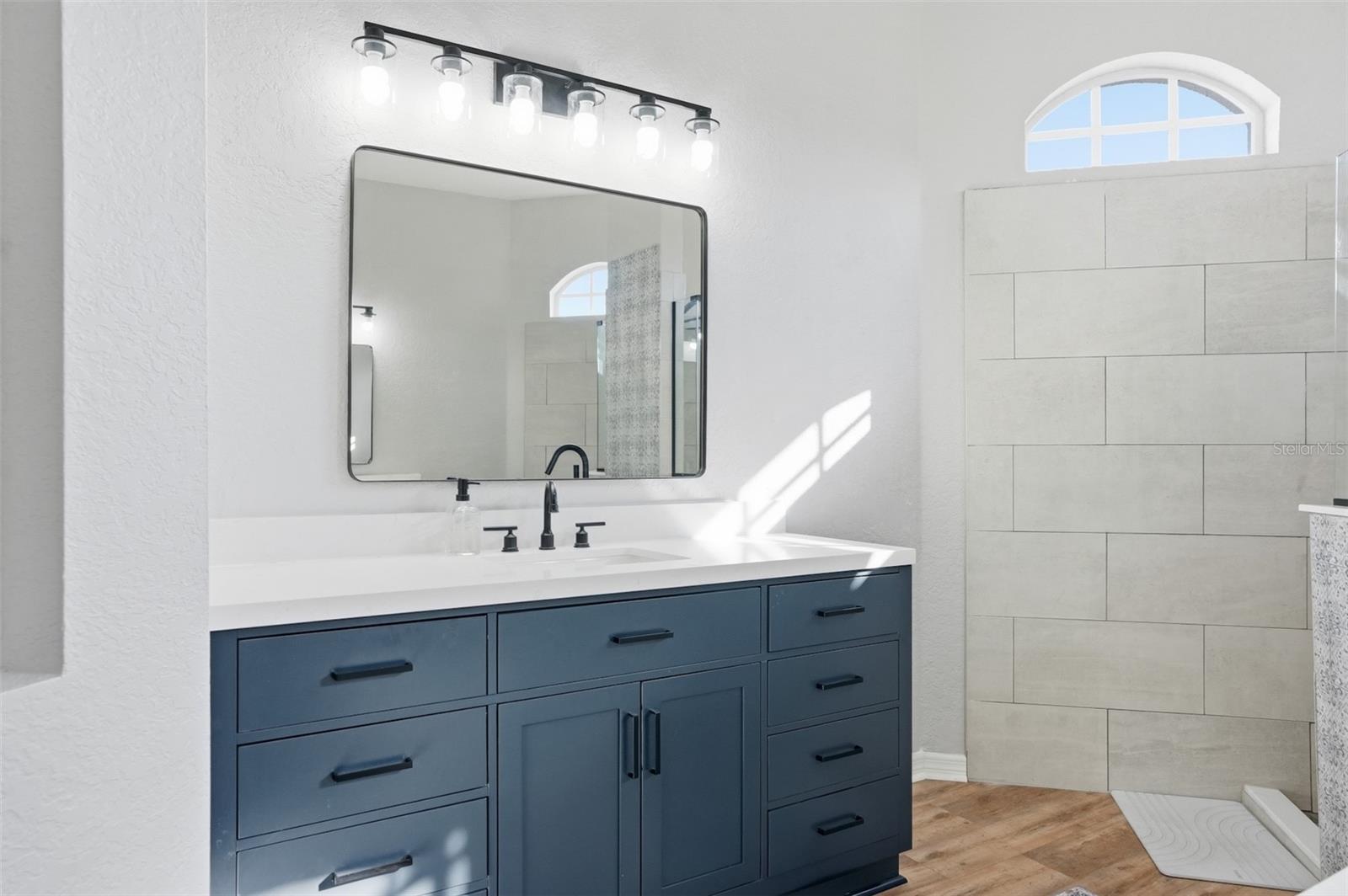 Image 32 of 50 For 12131 Buckingham Way