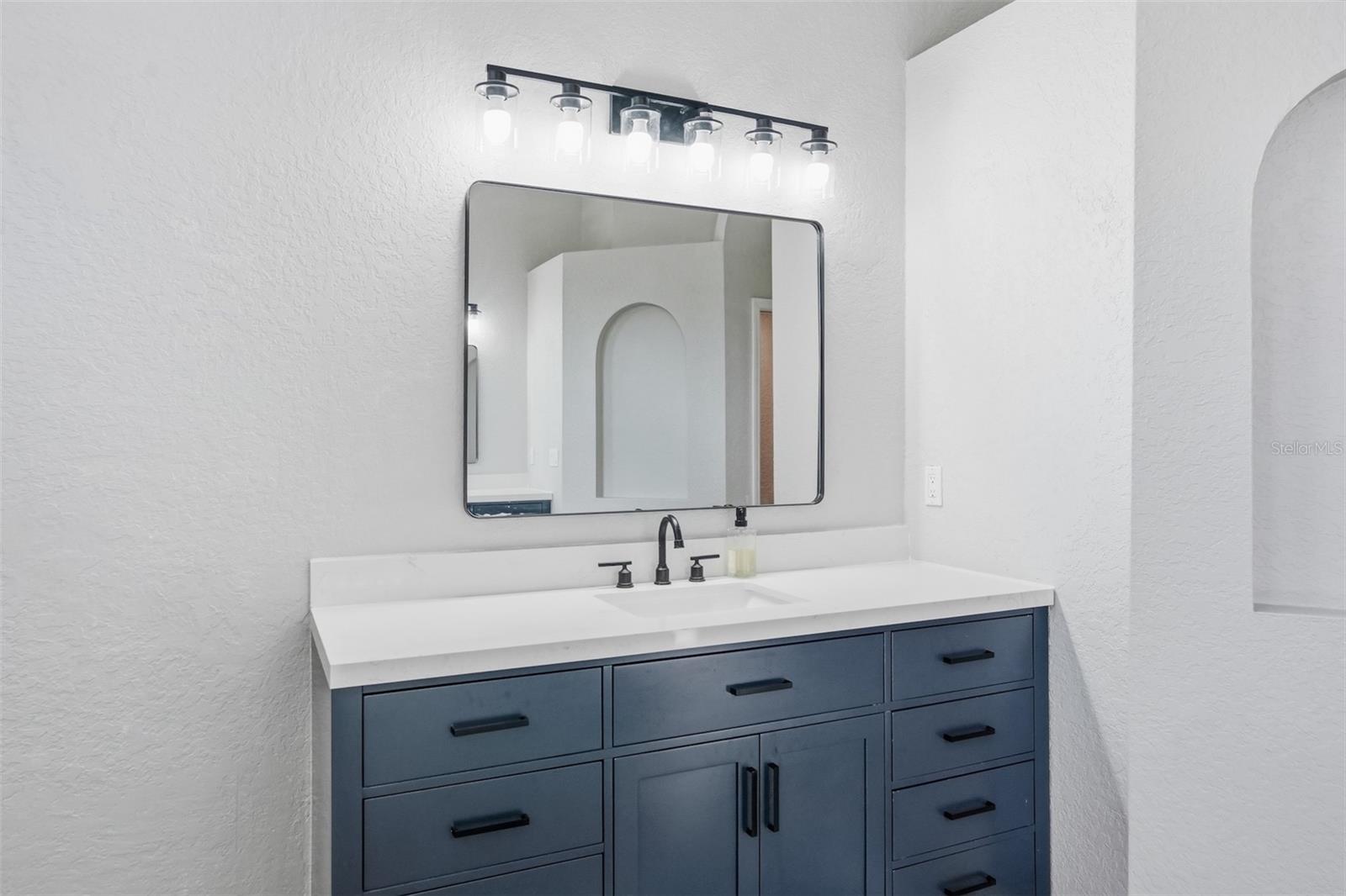 Image 33 of 50 For 12131 Buckingham Way