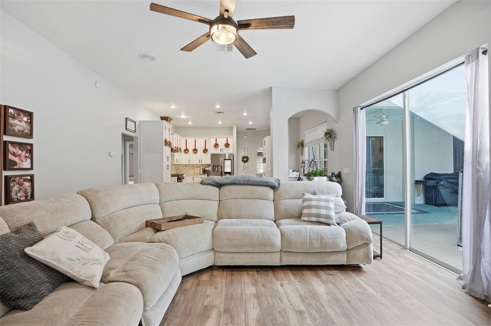 Image 5 of 50 For 12131 Buckingham Way