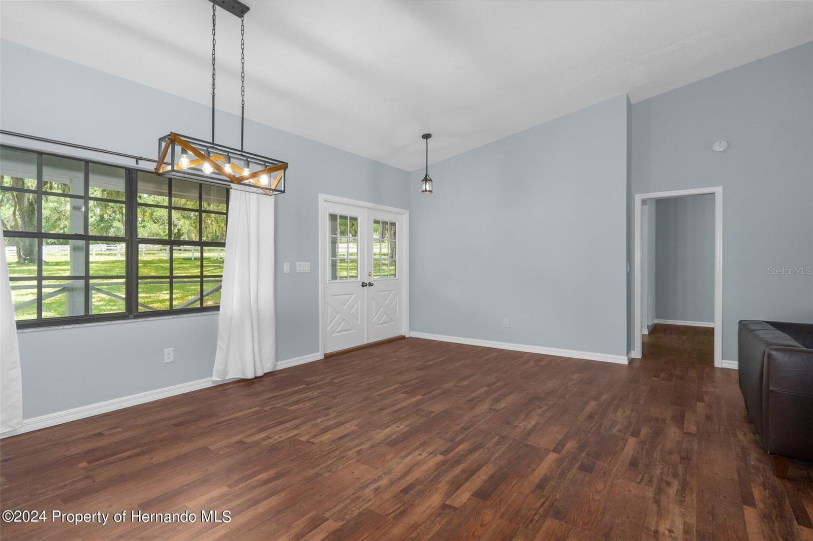 Image 14 of 60 For 7001 Griffin Road