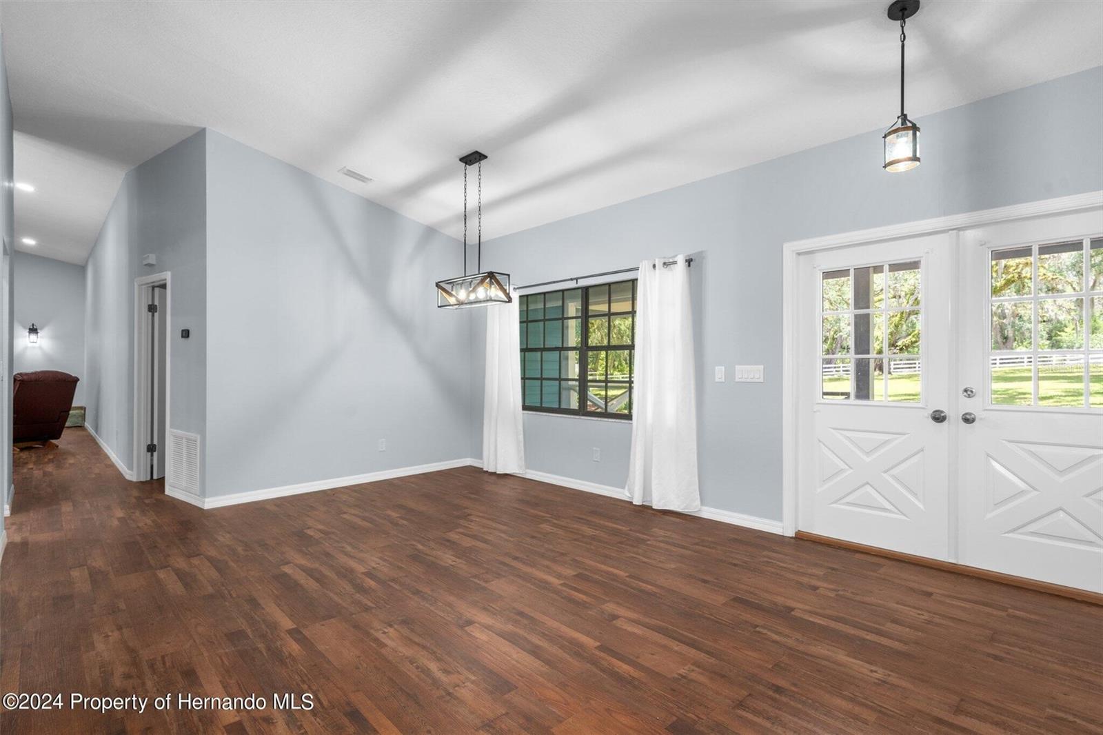 Image 15 of 60 For 7001 Griffin Road