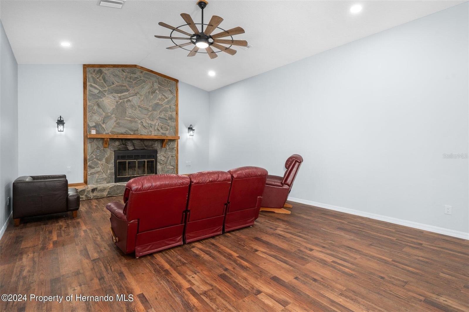 Image 28 of 60 For 7001 Griffin Road