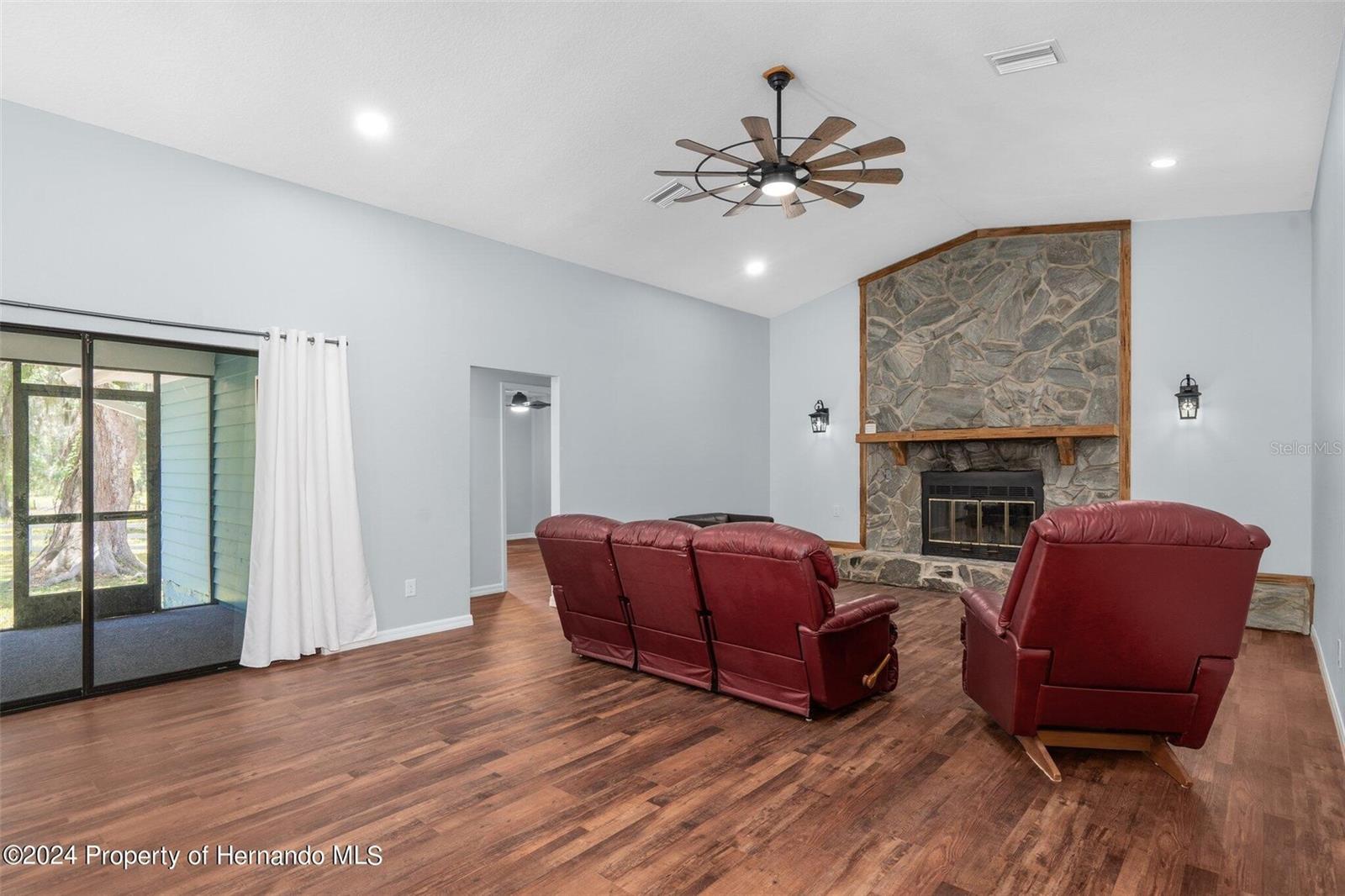 Image 29 of 60 For 7001 Griffin Road