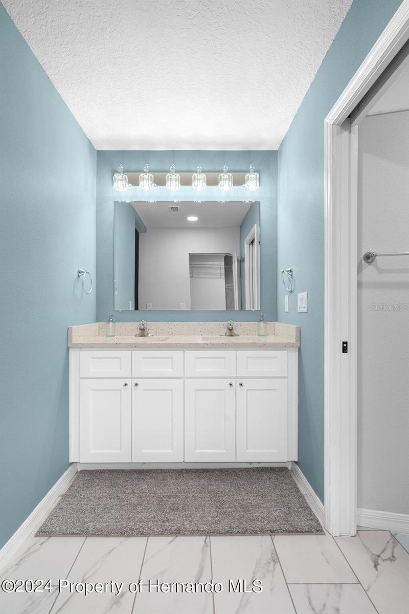 Image 36 of 60 For 7001 Griffin Road