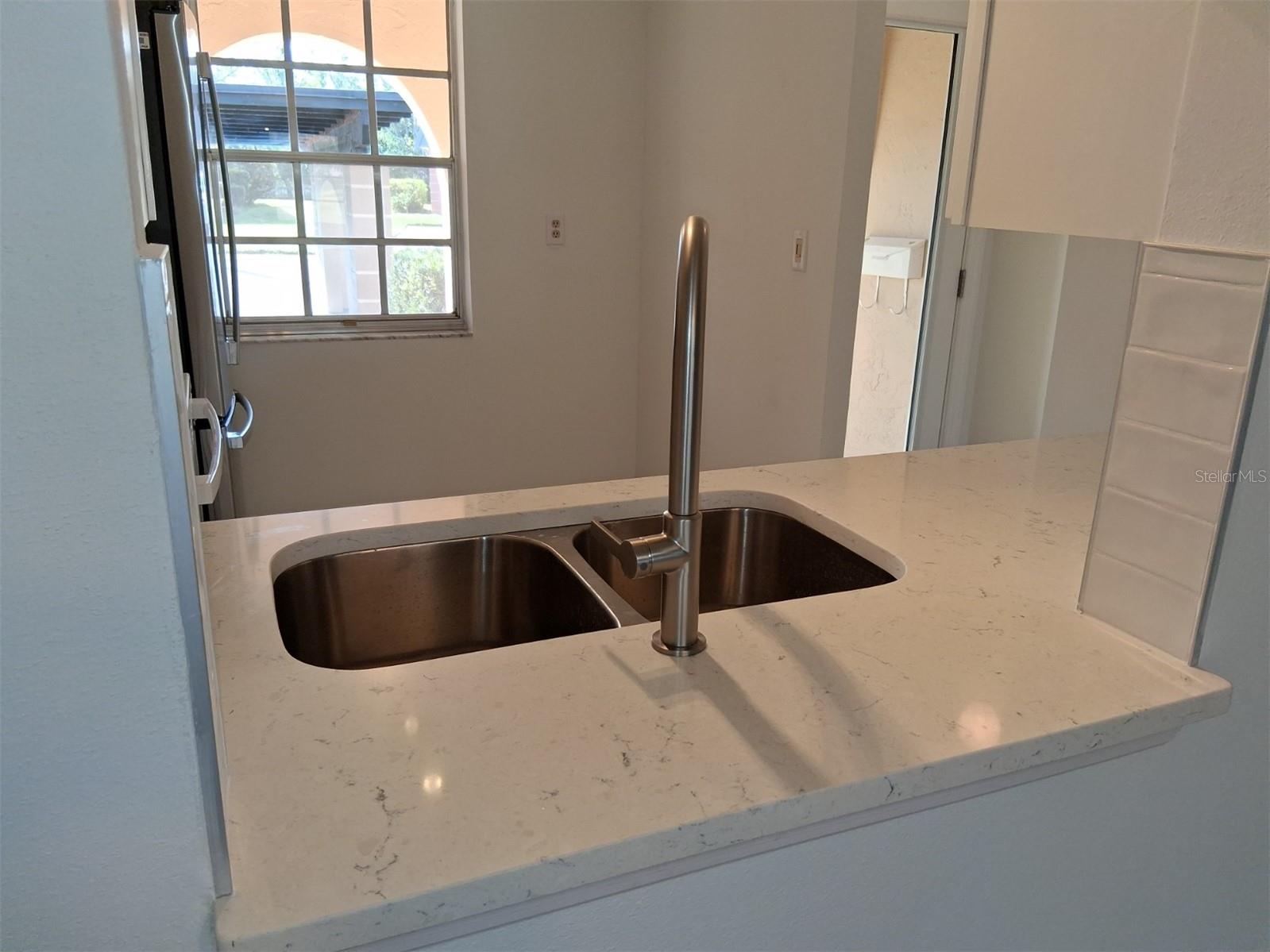 Image 4 of 28 For 4326 Summersun Drive