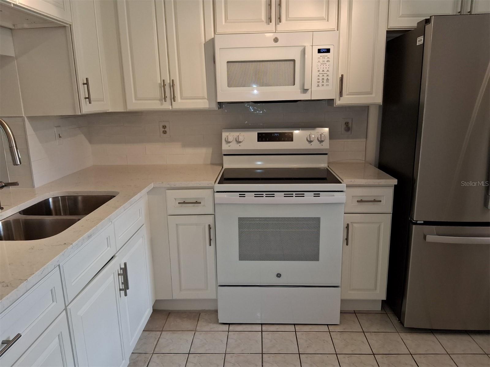 Image 8 of 28 For 4326 Summersun Drive