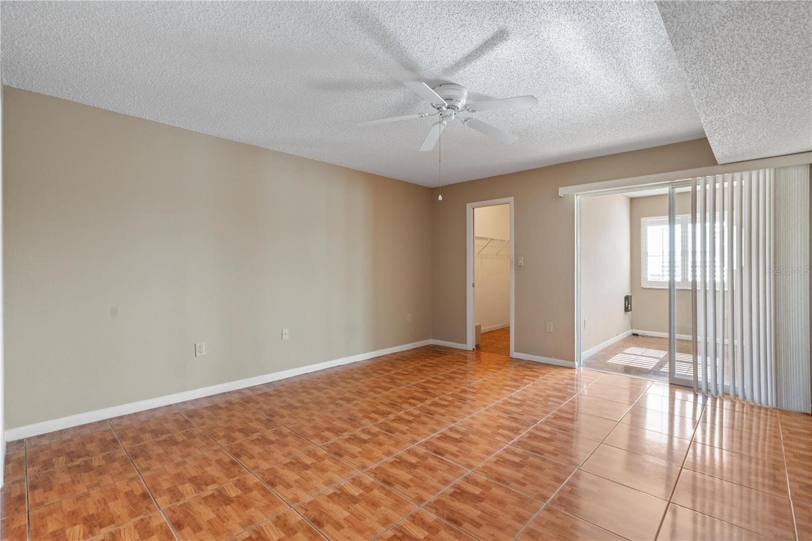 Image 19 of 46 For 4452 Garnet Drive 202