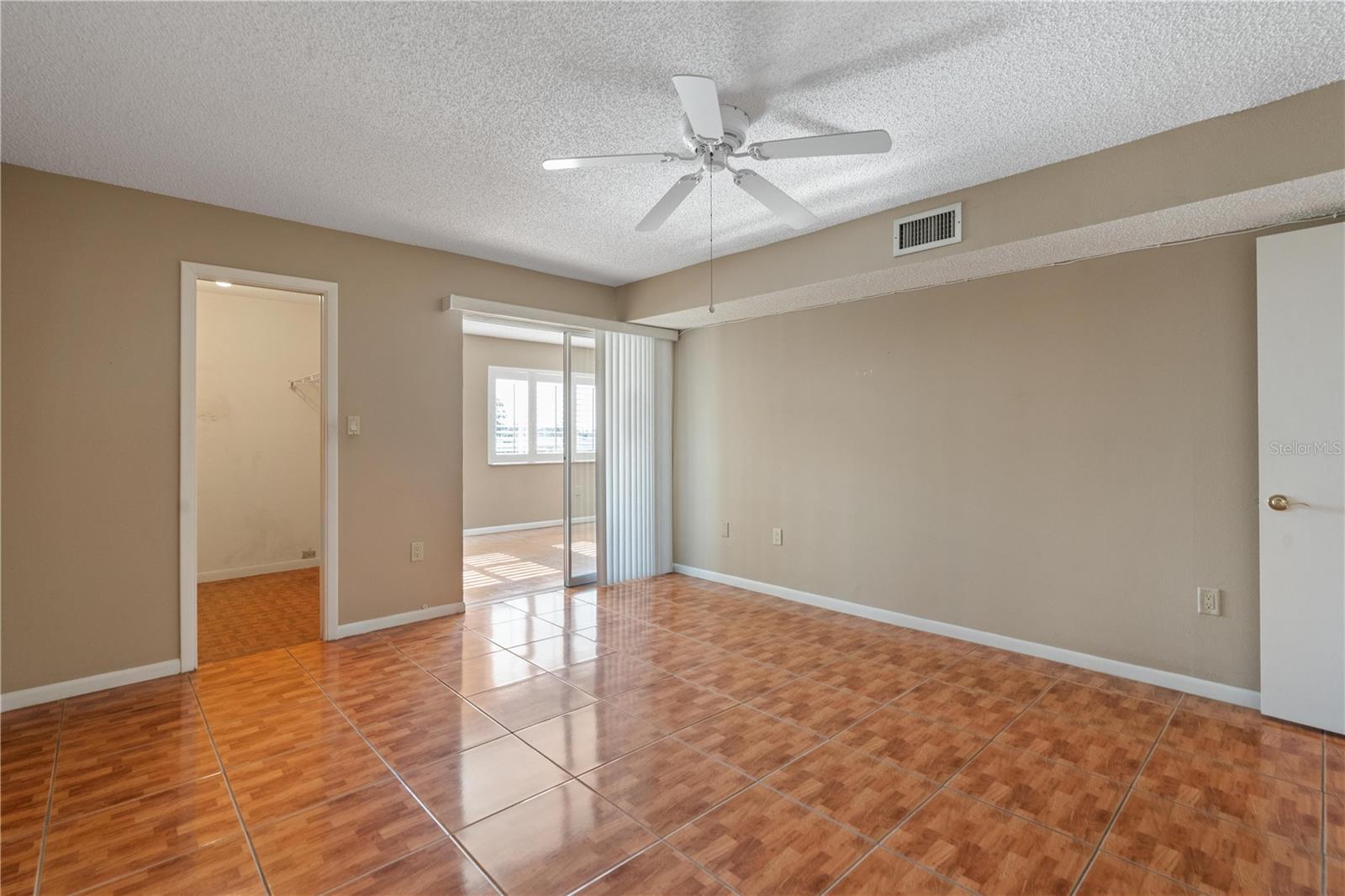 Image 22 of 46 For 4452 Garnet Drive 202