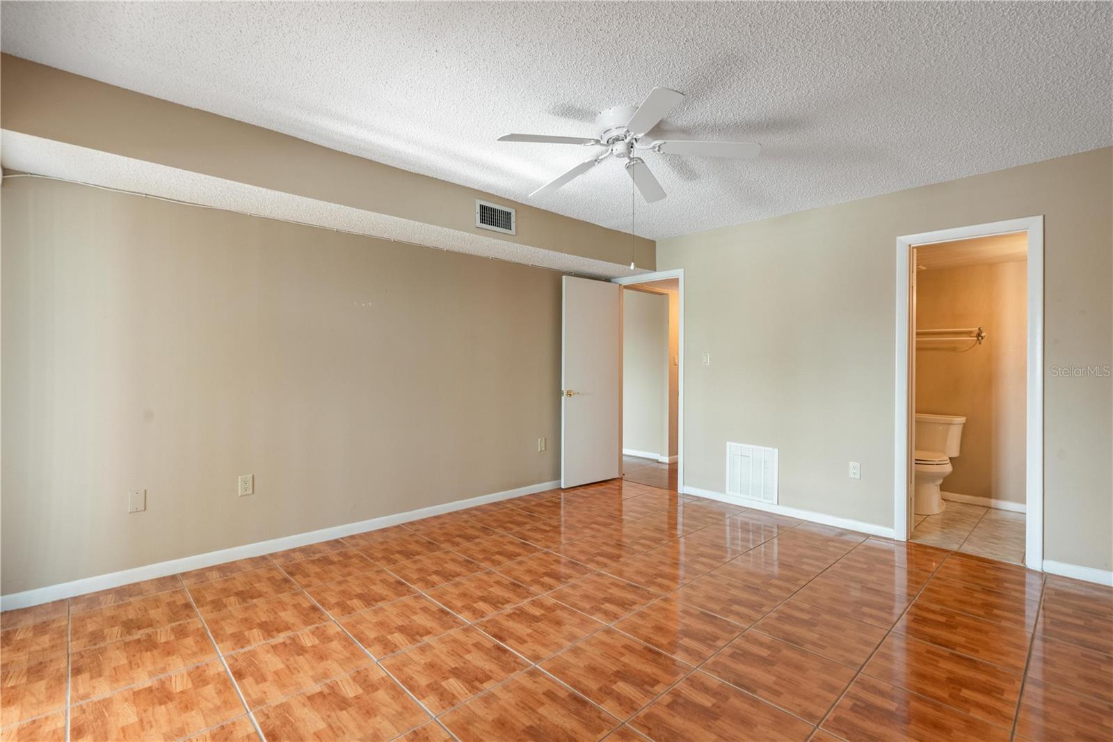 Image 23 of 46 For 4452 Garnet Drive 202