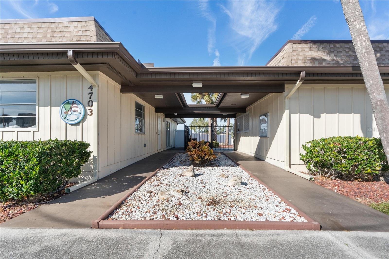 Image 28 of 46 For 4452 Garnet Drive 202