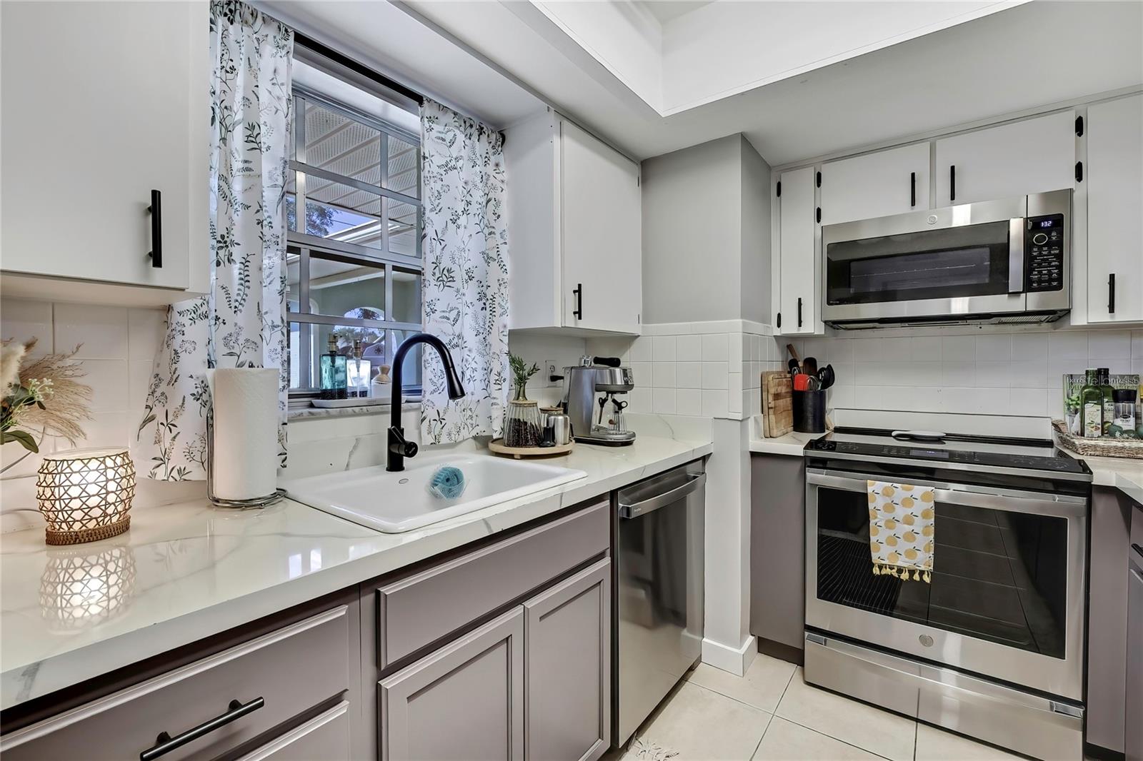 Image 20 of 39 For 368 Portland Avenue