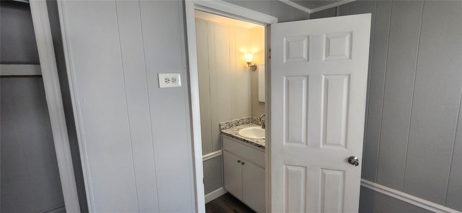 Image 34 of 41 For 10803 Freedom Drive