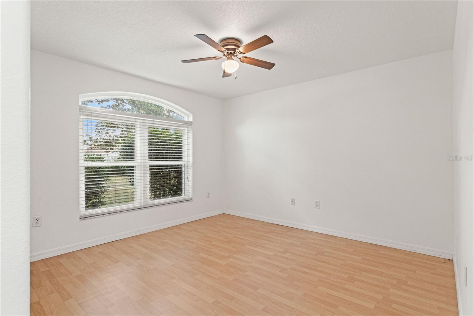 Image 34 of 45 For 542 Fairbanks Road