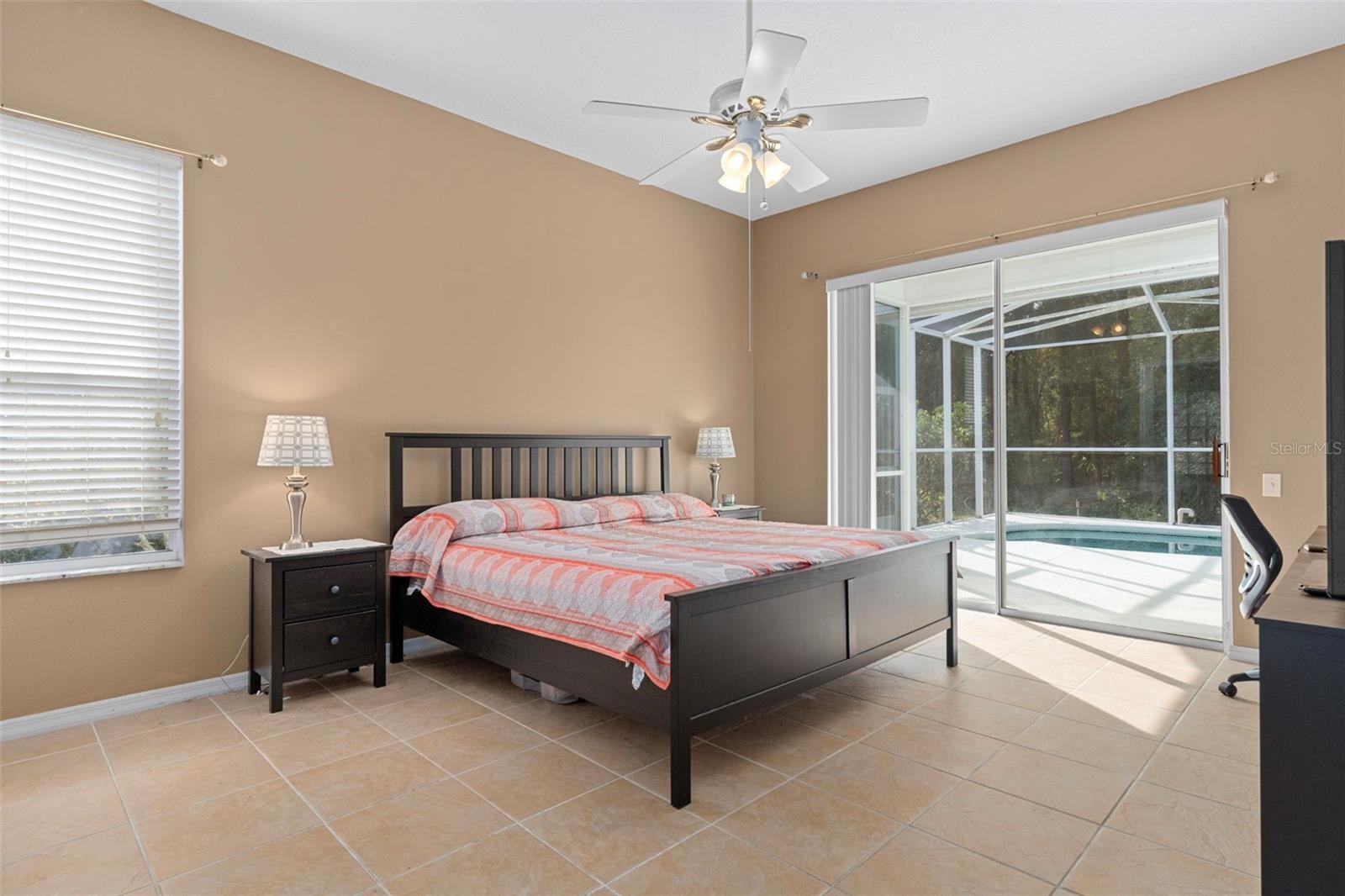 Listing photo id 17 for 9 Foxgreen Court