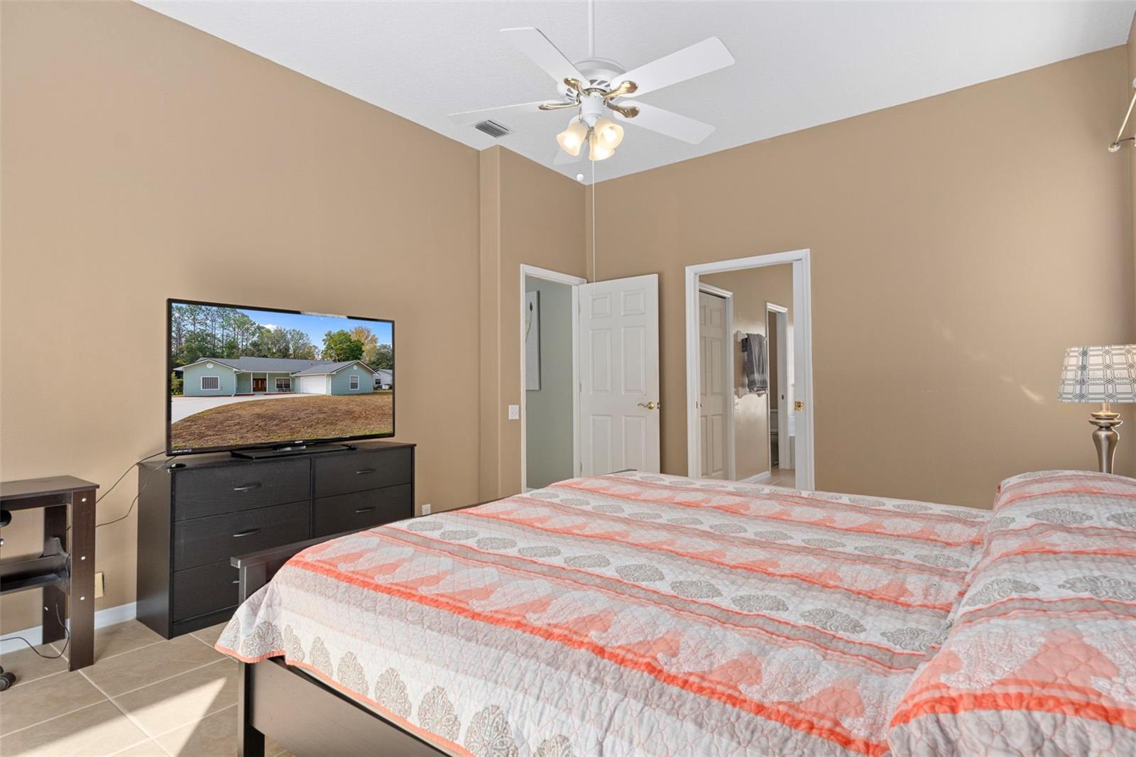 Listing photo id 20 for 9 Foxgreen Court