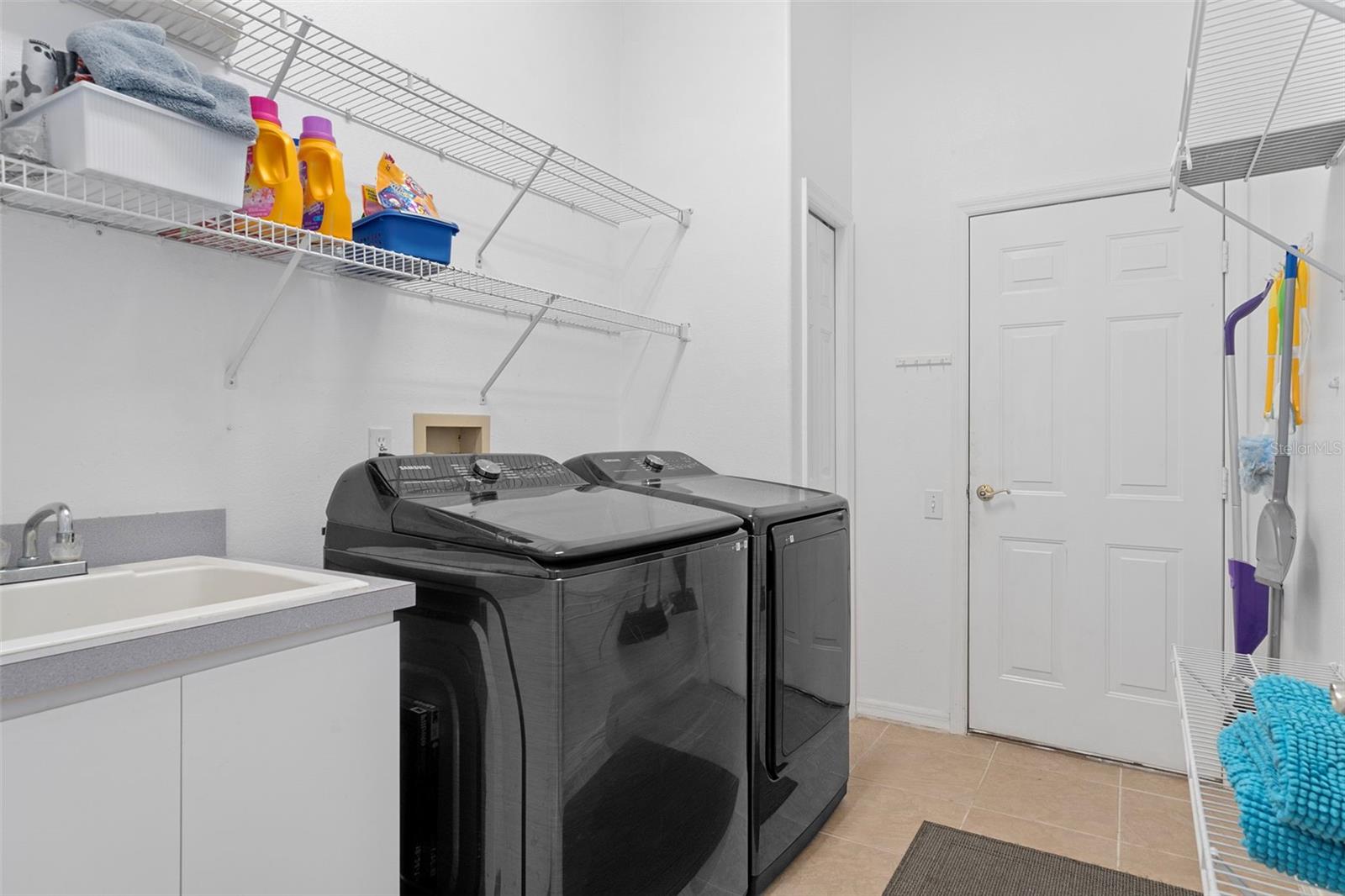 Listing photo id 30 for 9 Foxgreen Court