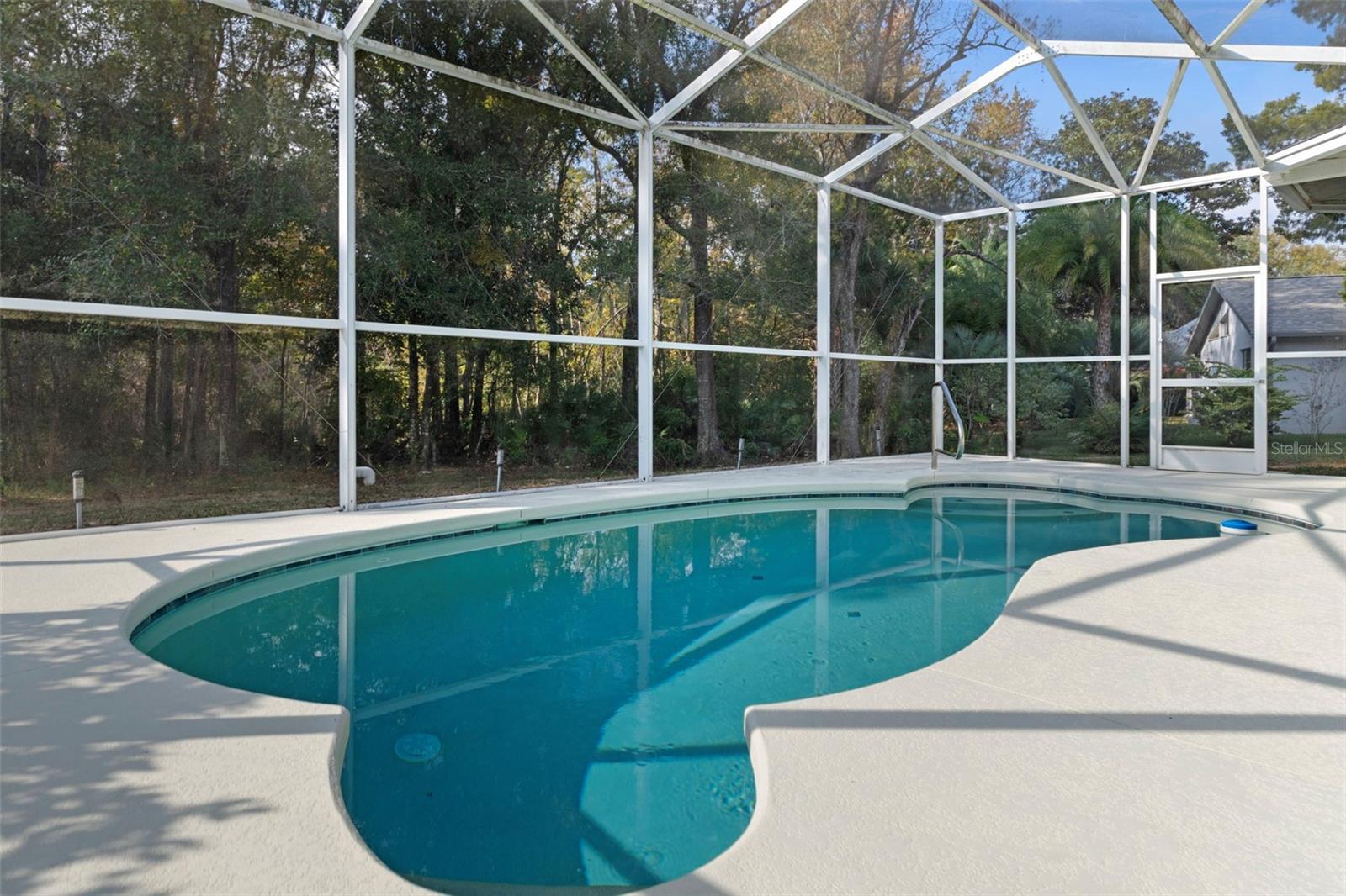 Listing photo id 31 for 9 Foxgreen Court