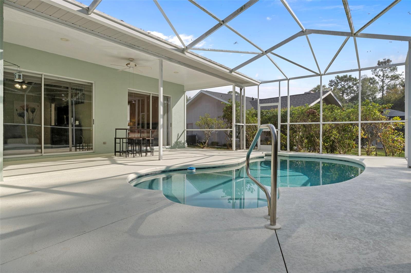 Listing photo id 33 for 9 Foxgreen Court