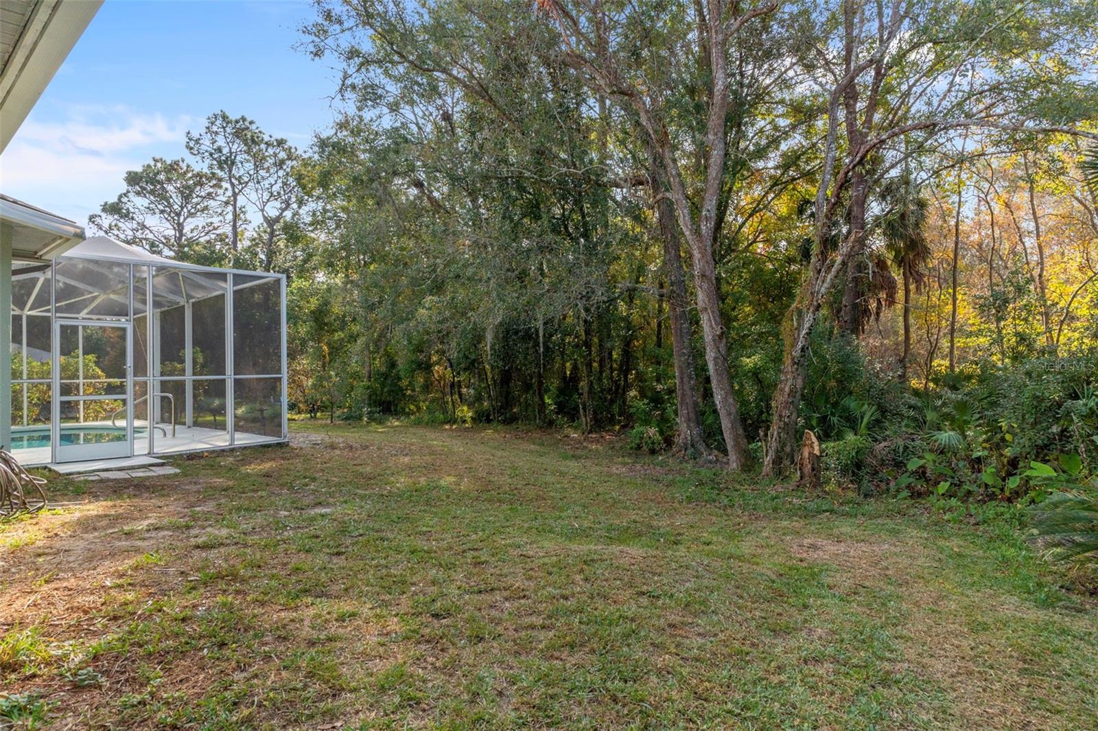 Listing photo id 34 for 9 Foxgreen Court