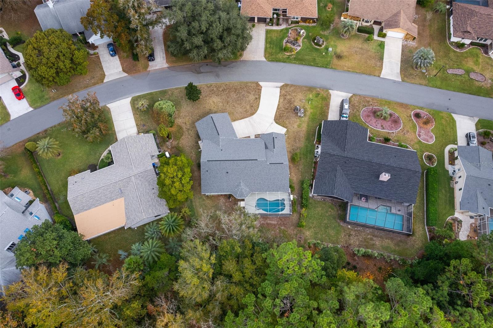 Listing photo id 38 for 9 Foxgreen Court