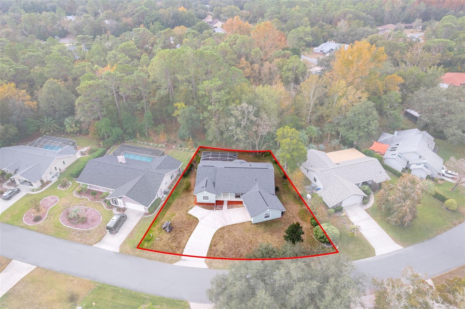 Listing photo id 40 for 9 Foxgreen Court