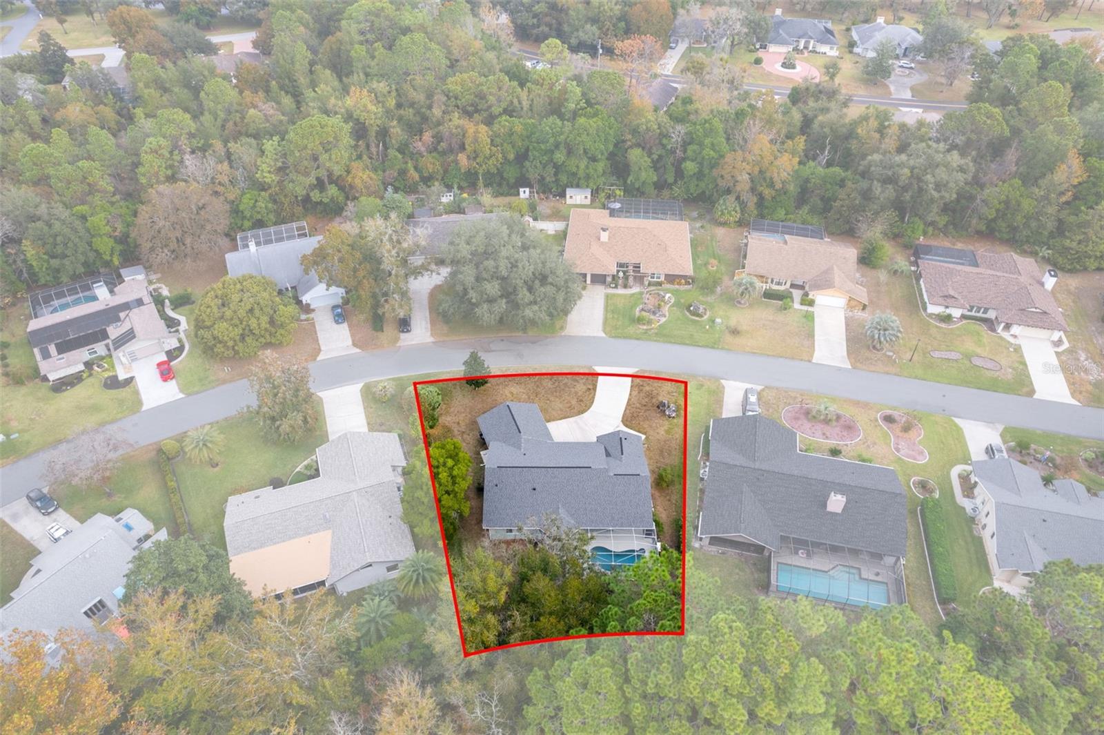 Listing photo id 41 for 9 Foxgreen Court