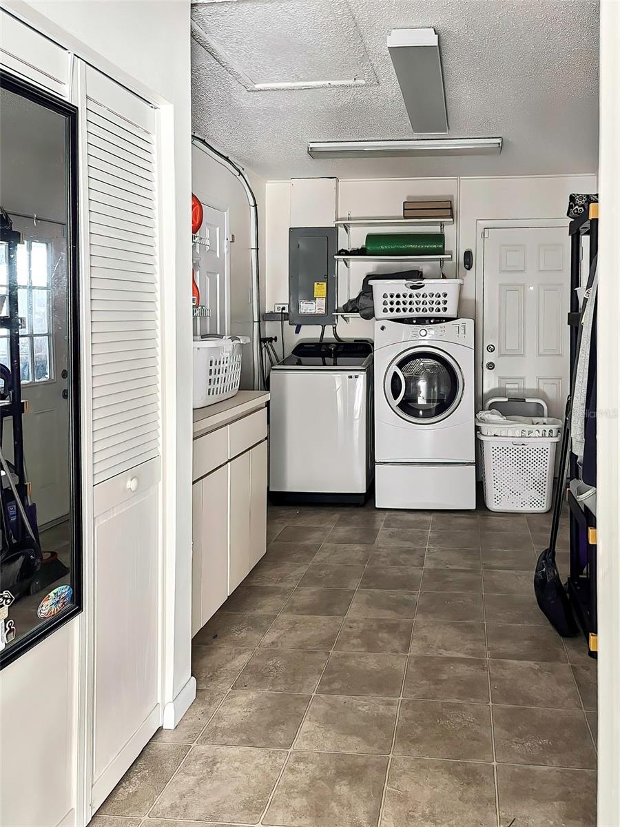 Image 62 of 66 For 6670 Merleing Loop