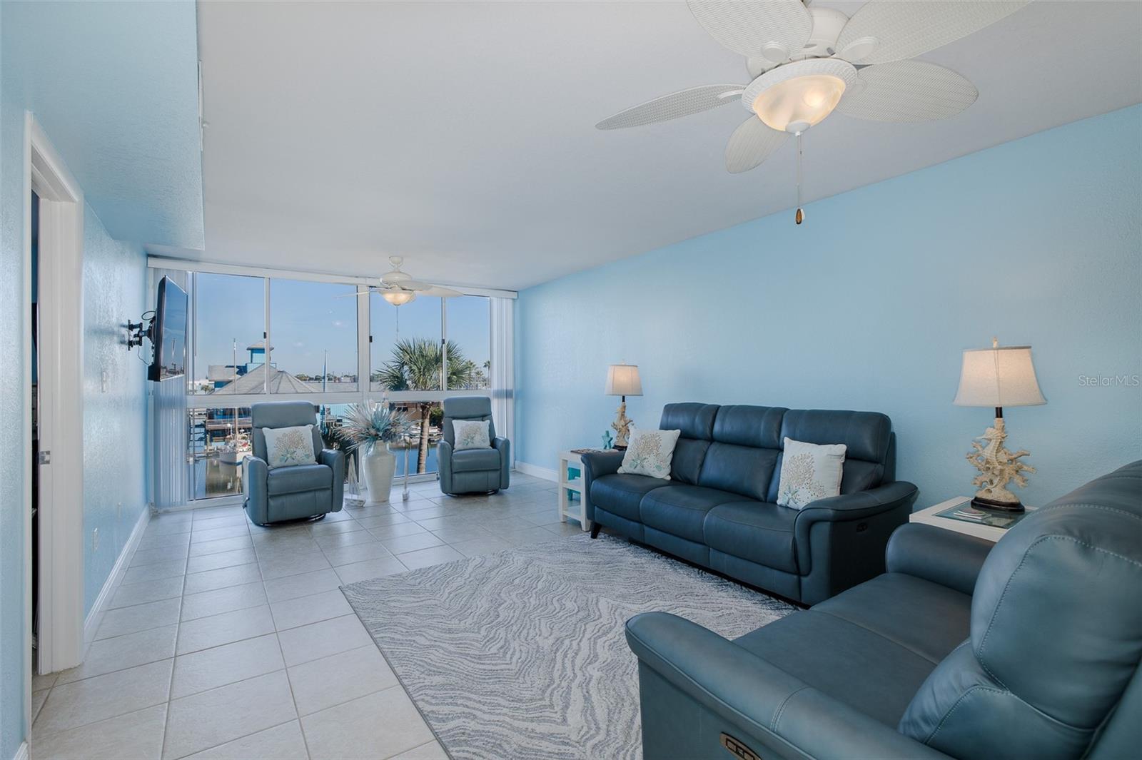 Image 13 of 43 For 4939 Floramar Terrace 312
