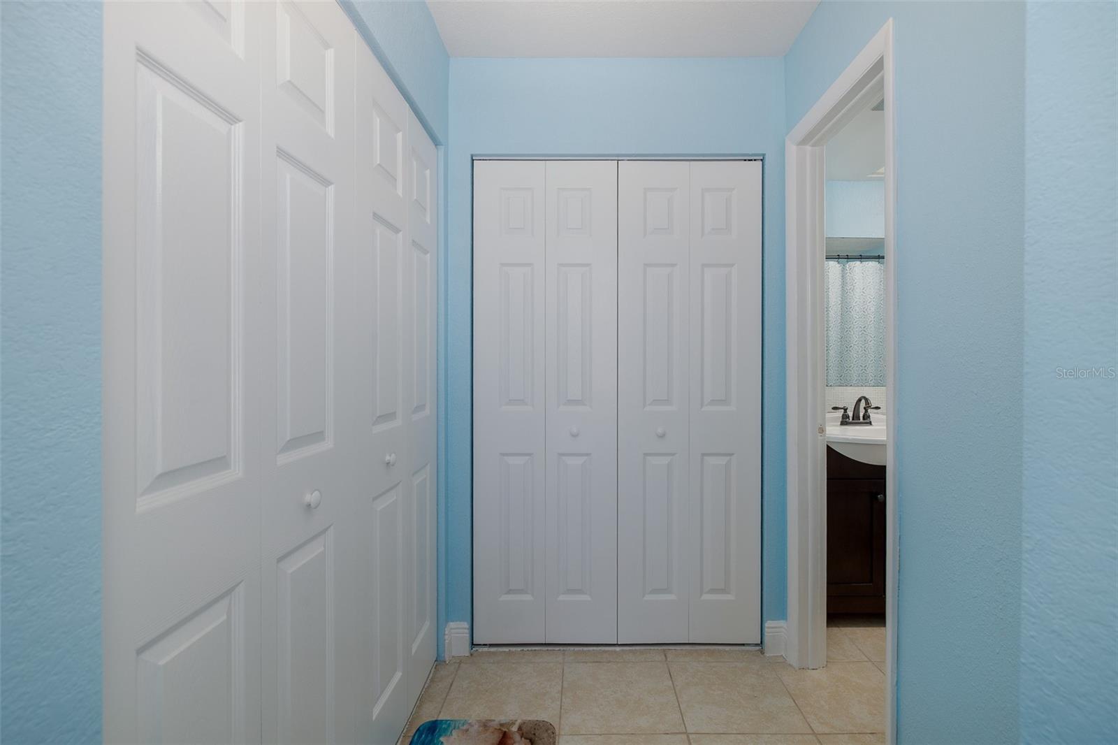 Image 22 of 43 For 4939 Floramar Terrace 312