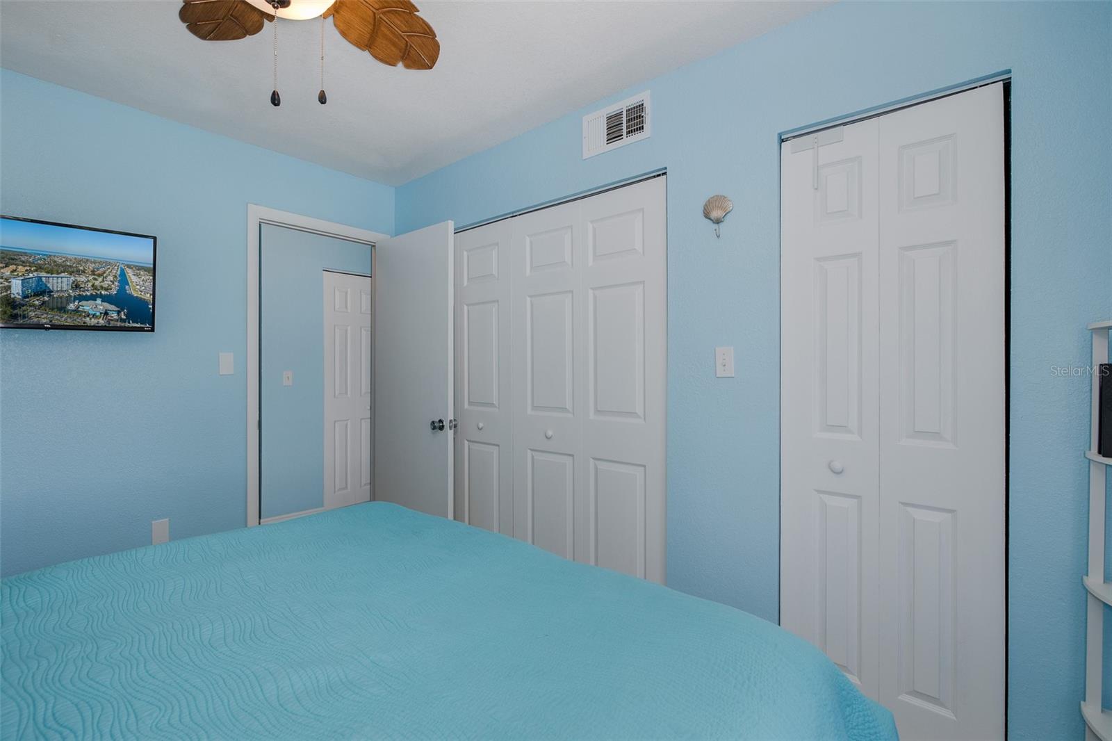 Image 27 of 43 For 4939 Floramar Terrace 312