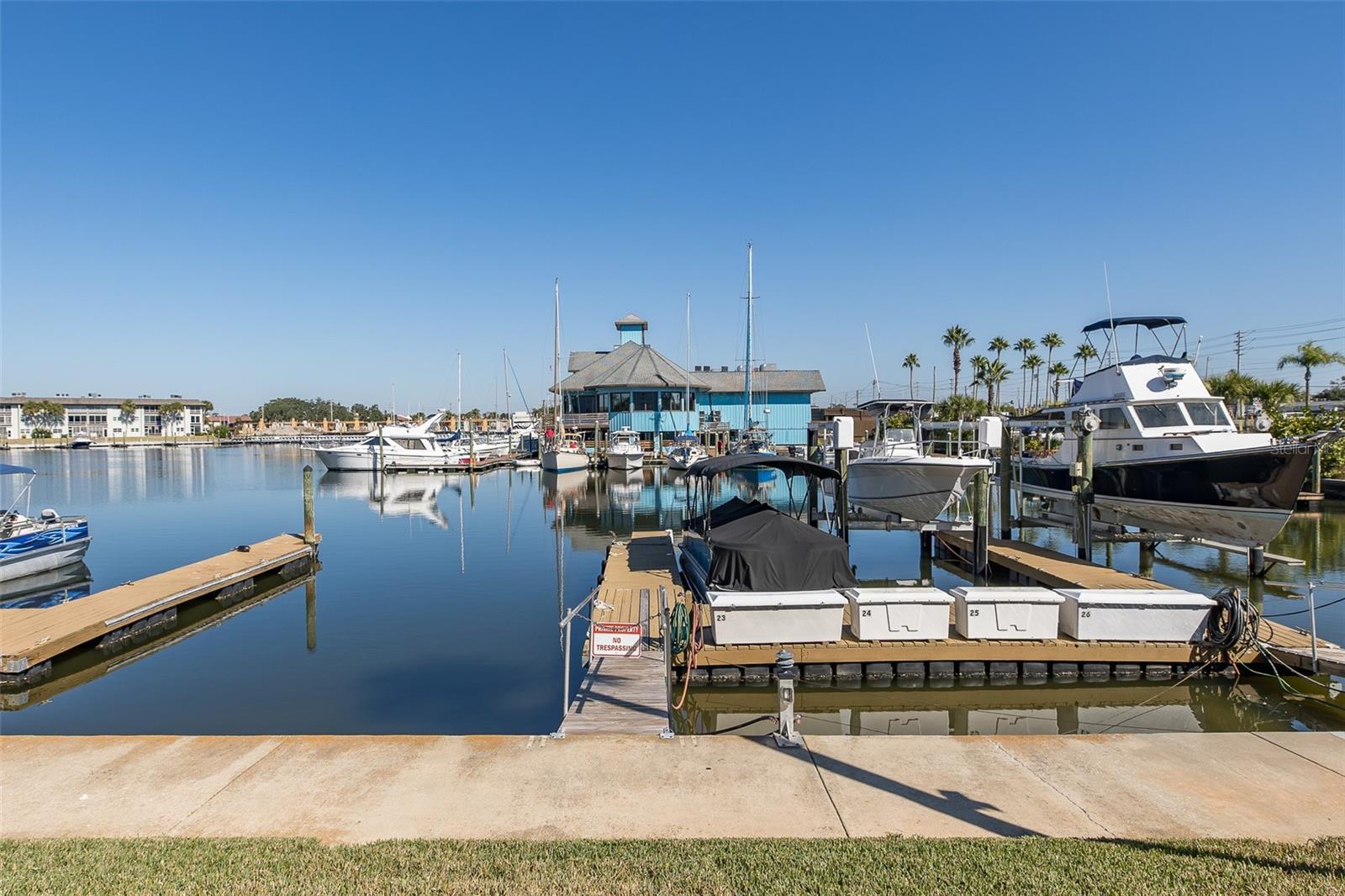 Image 36 of 43 For 4939 Floramar Terrace 312