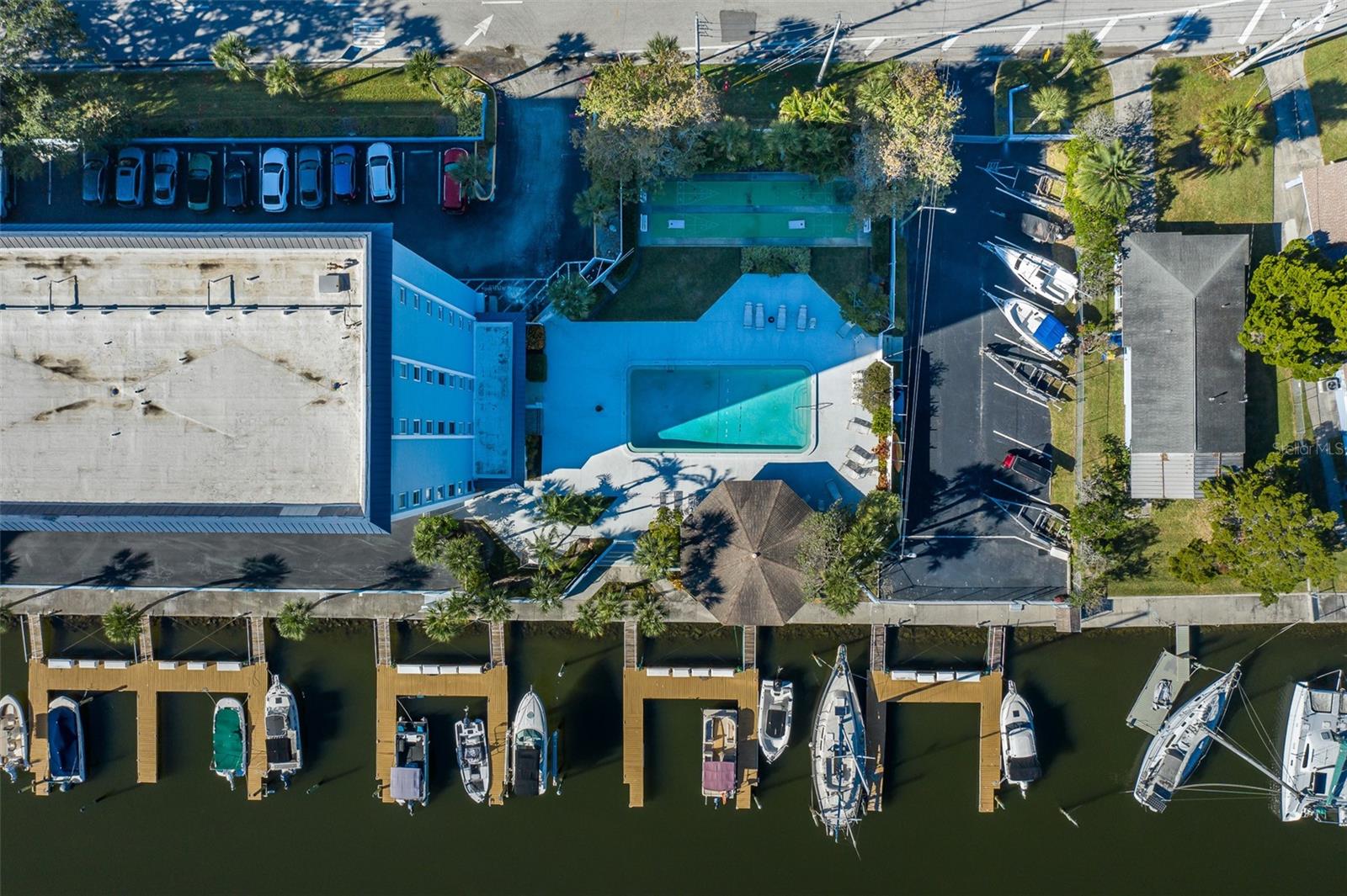 Image 41 of 43 For 4939 Floramar Terrace 312